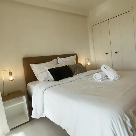 Set Of 2 Palm Beach Apartments, Pool, Parking *